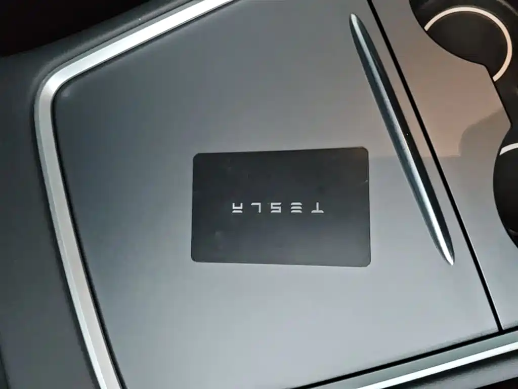 Tesla Model Y 2023 — фото 9