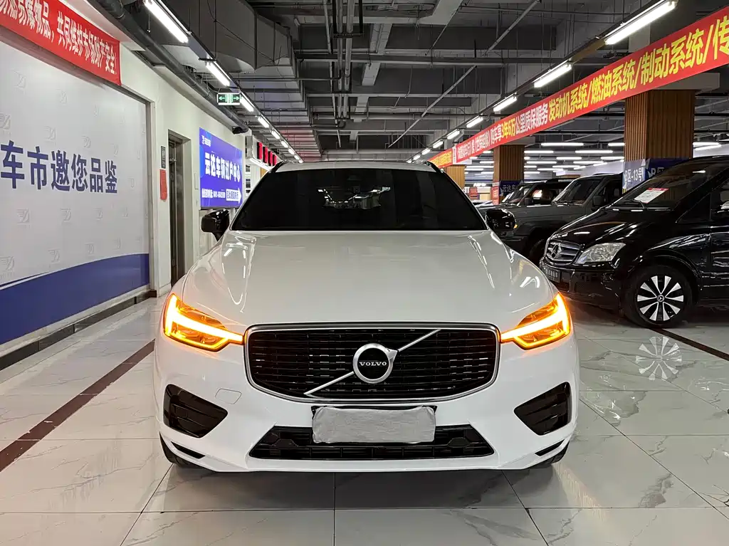 Volvo XC60 2020 — фото 2
