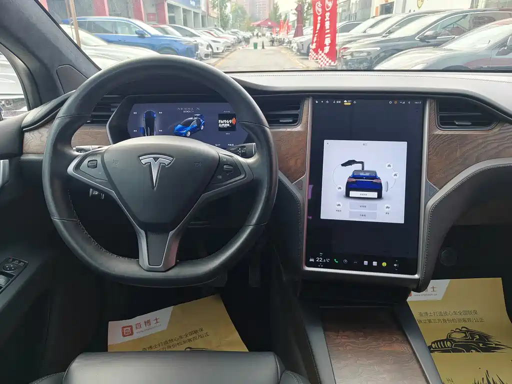 Tesla Model X 2019 — фото 15
