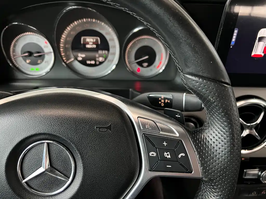 Mercedes-Benz GLK-Class 2015 — фото 17