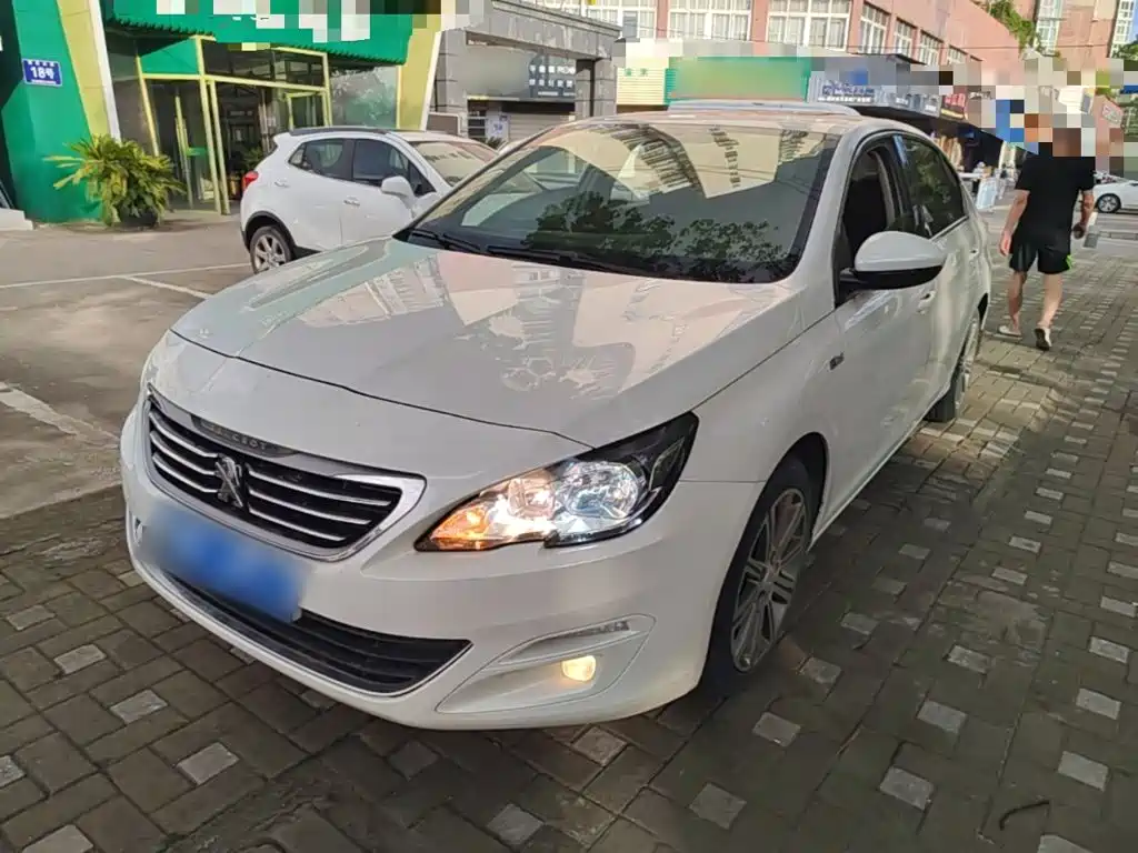 Peugeot 408 2015 — фото 1
