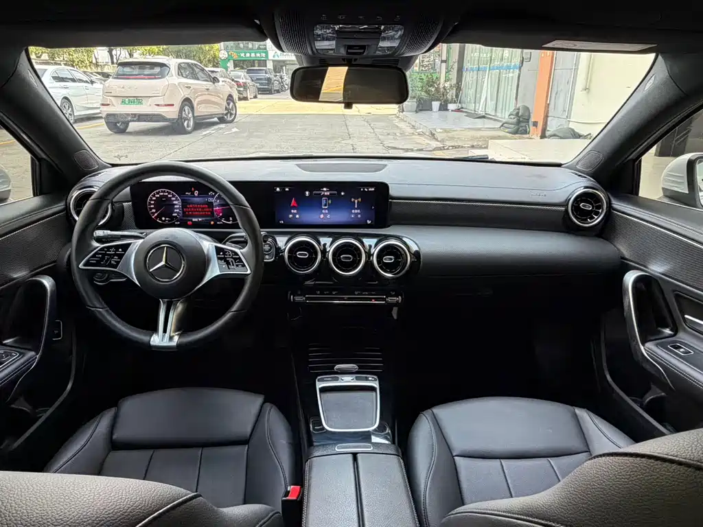 Mercedes-Benz A-Class 2024 — фото 15