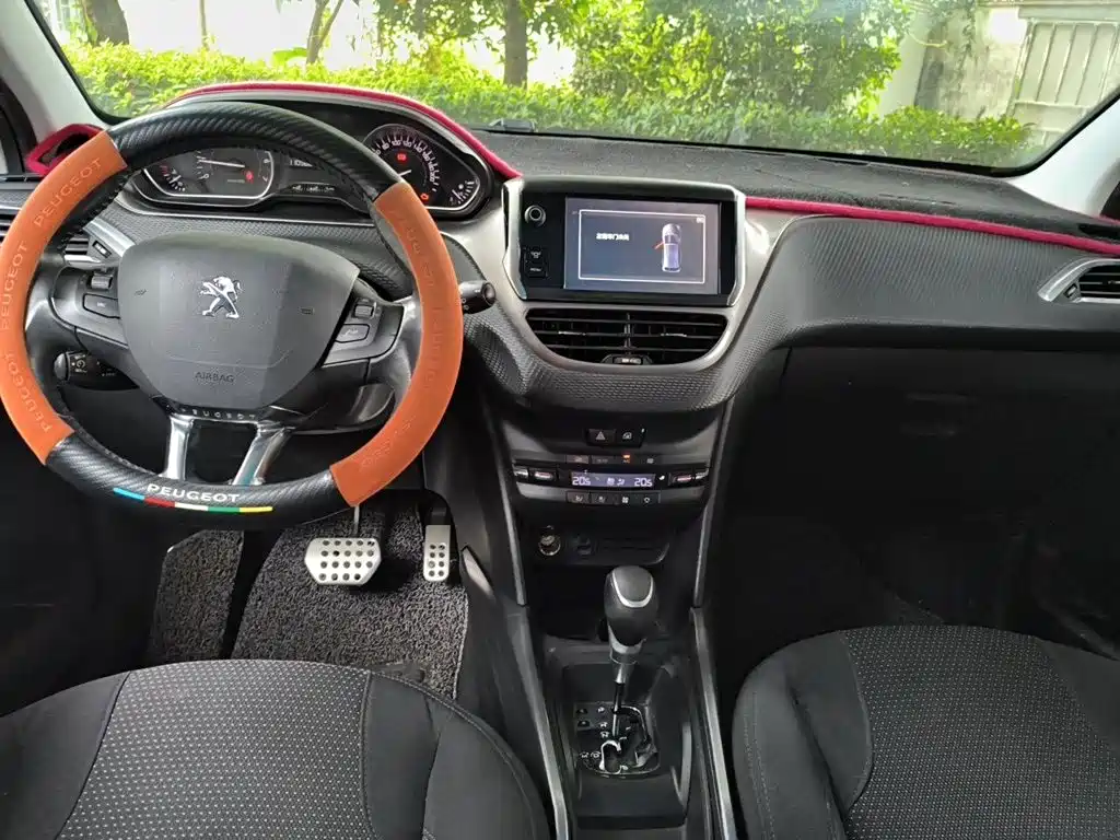 Peugeot 2008 2014