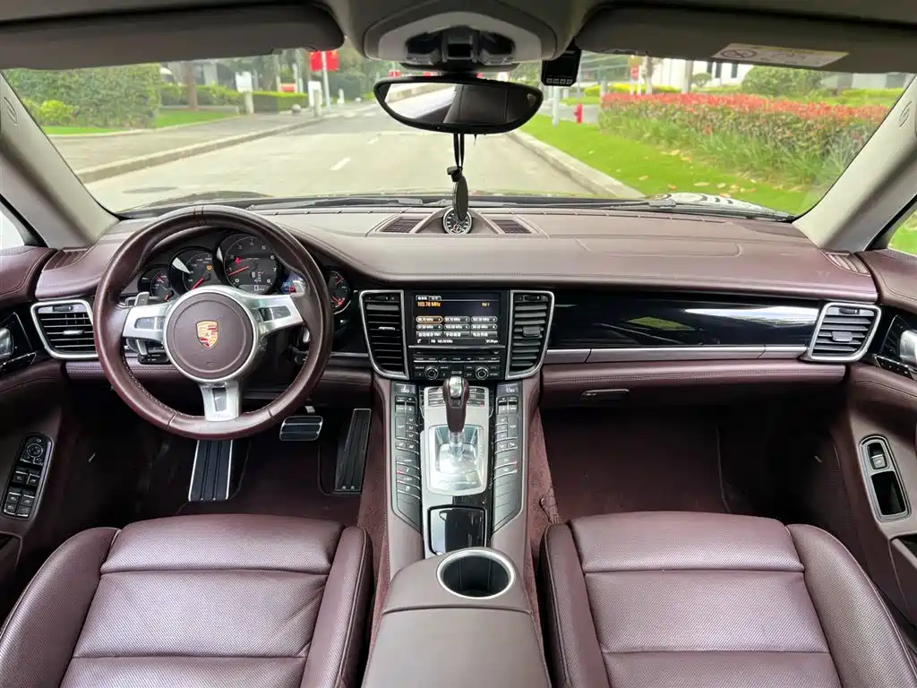 Porsche Panamera 2015 — фото 17