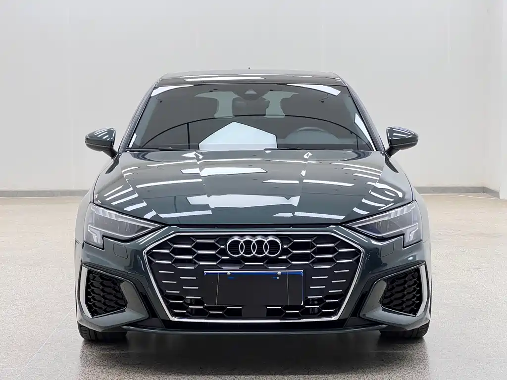 Audi A3 2023 — фото 2