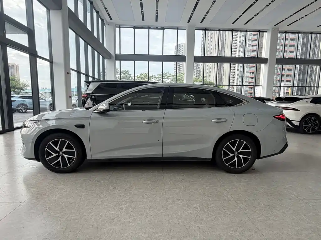 BYD Qin L 2025 — фото 3