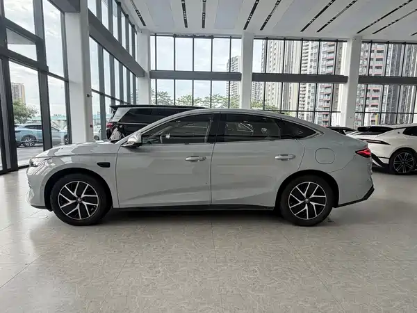 BYD Qin L 2025