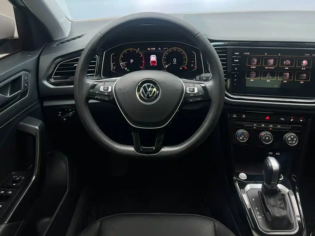 Volkswagen T-Roc 2022 — фото 12