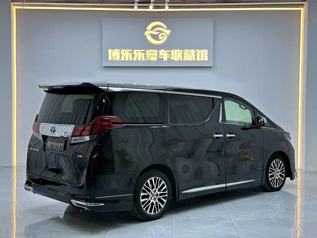 Toyota Alphard 2018 — фото 24