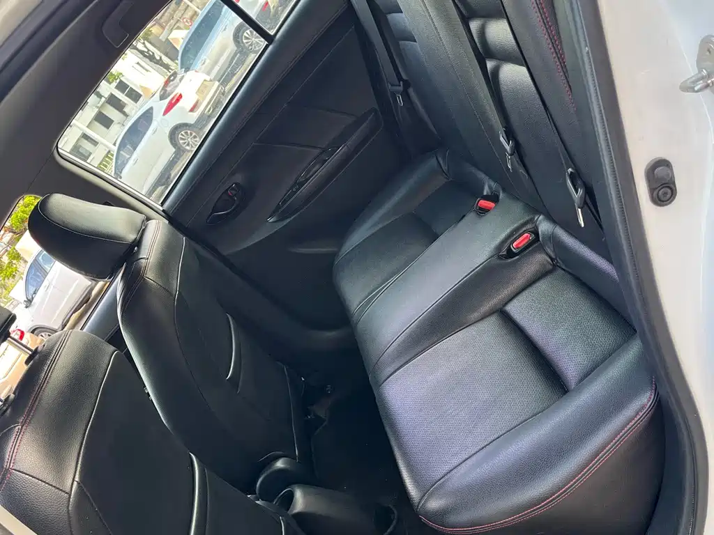 Toyota Yaris L 2017 — фото 15