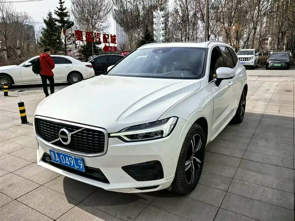 Volvo XC60 2018 — фото 2