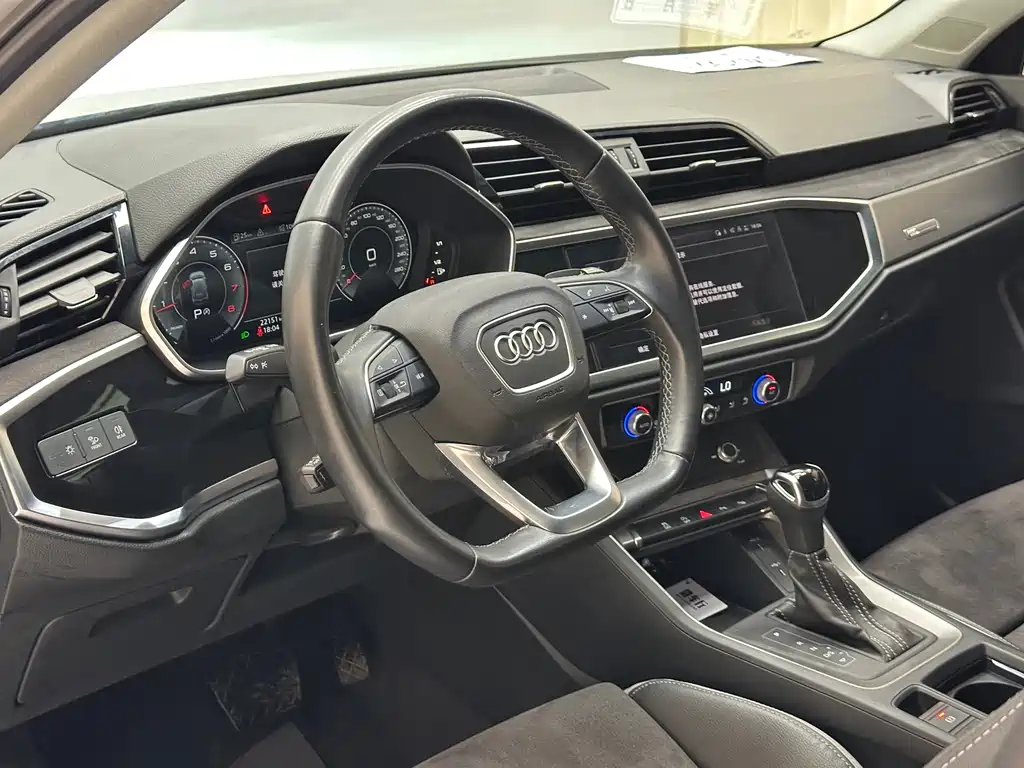 Audi Q3 2023 — фото 14