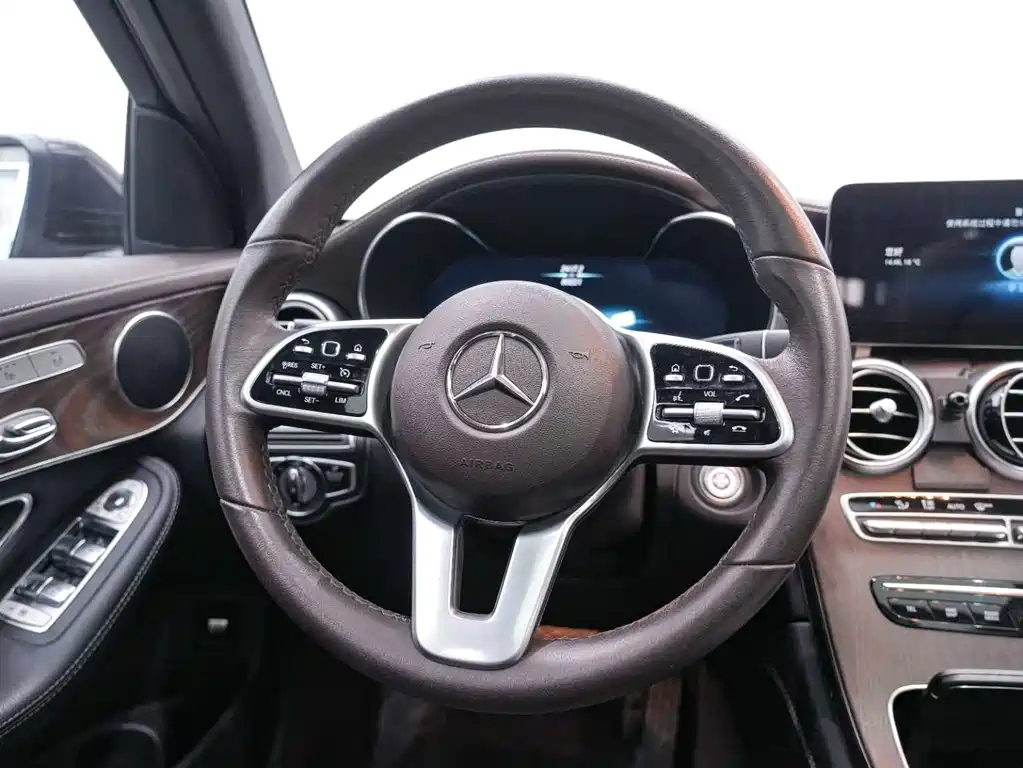 Mercedes-Benz GLC 2020 — фото 19
