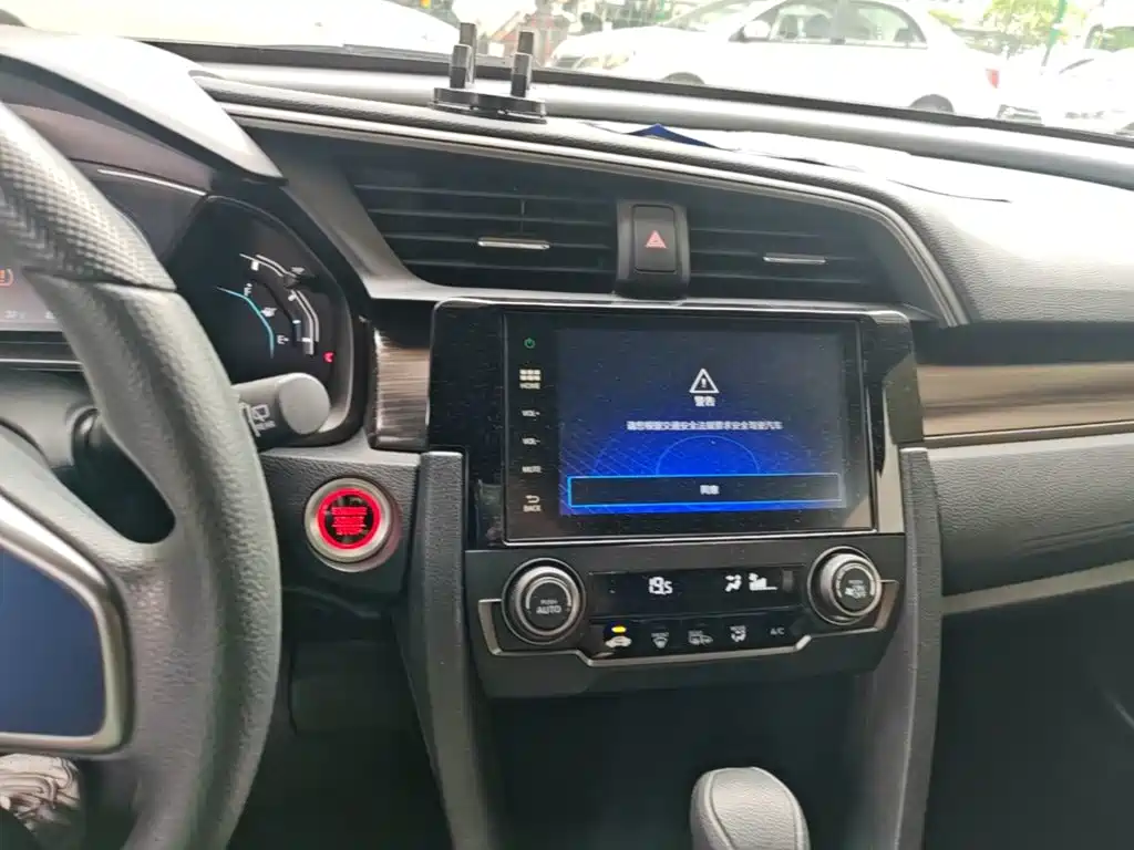 Honda Civic 2022 — фото 13