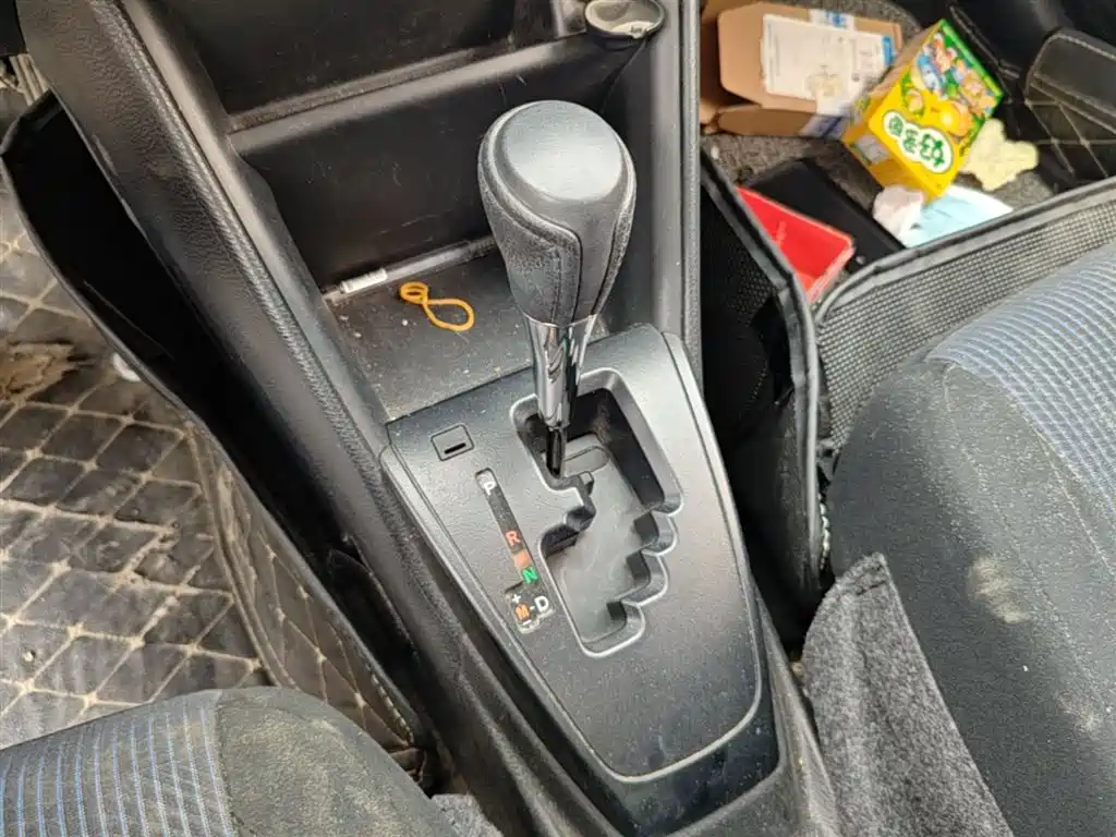 Toyota Yaris L 2020 — фото 14