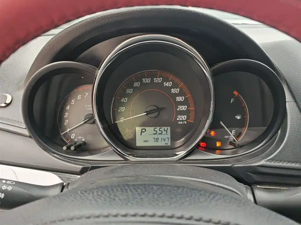 Toyota Yaris L 2020 — фото 12