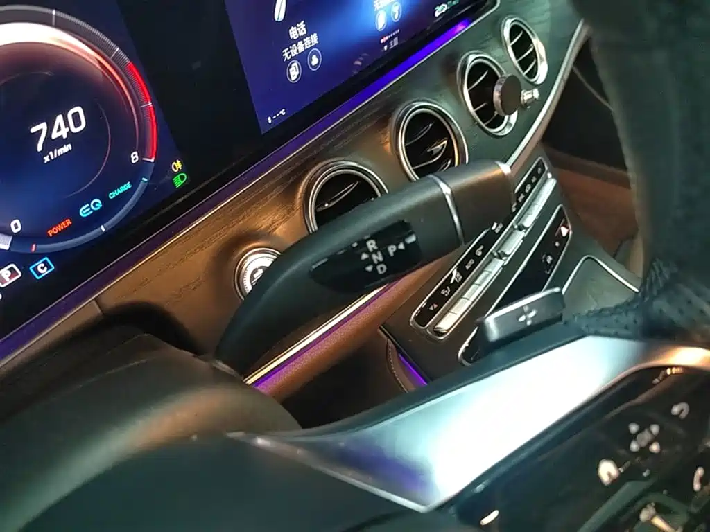 Mercedes-Benz E-Class 2021 — фото 14