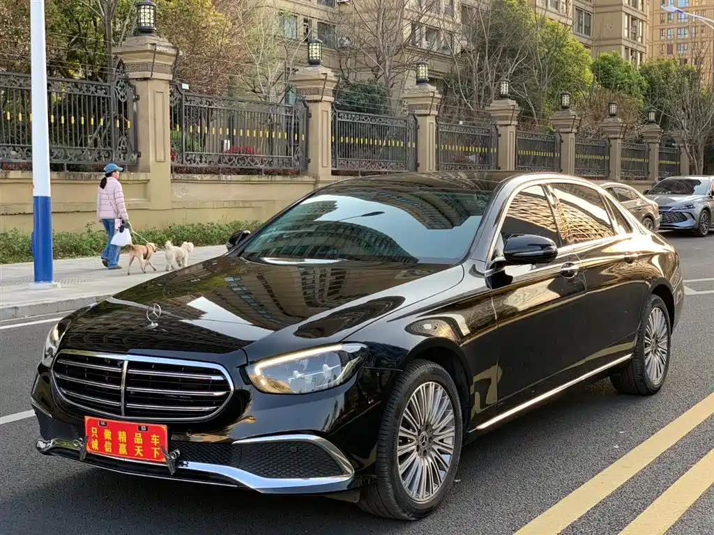 Mercedes-Benz E-Class 2023 — фото 1