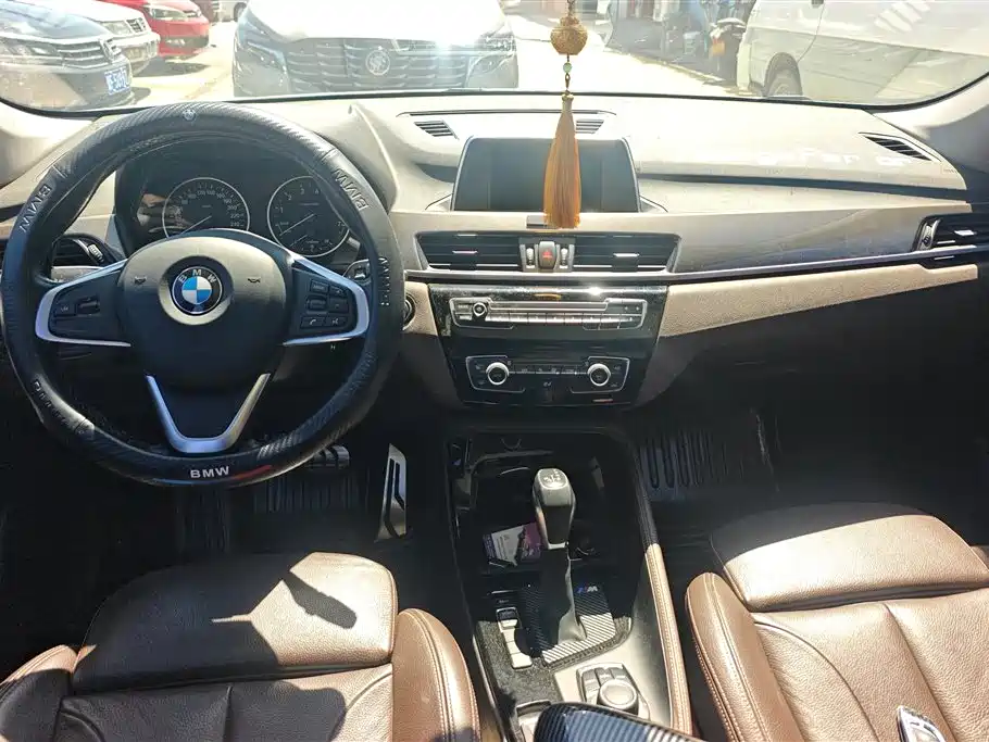 BMW X1 2018 — фото 12