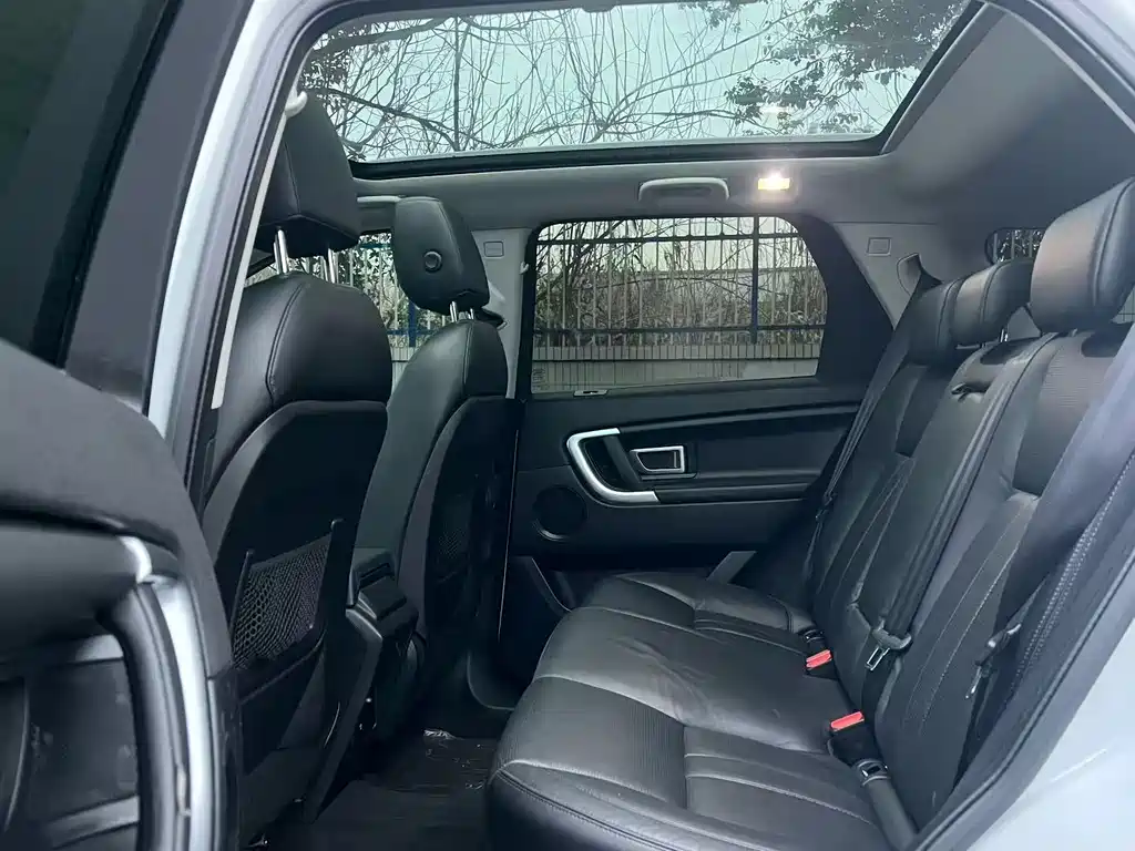 Land Rover Discovery Sport 2017 — фото 4
