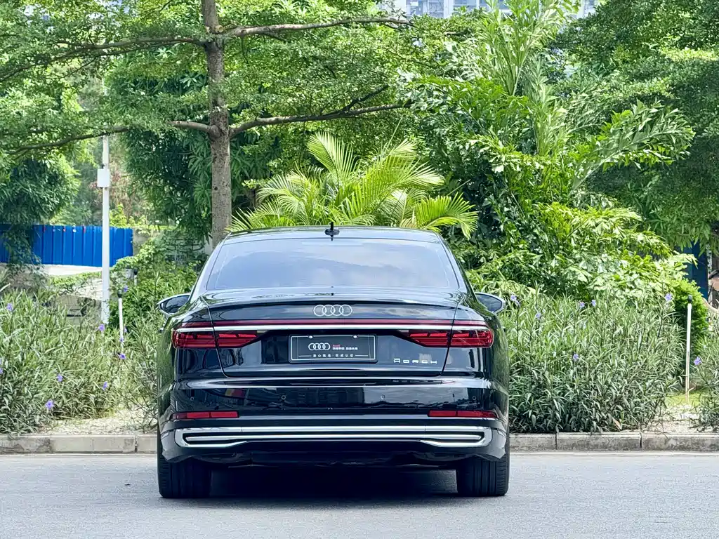 Audi A8 2022 — фото 3