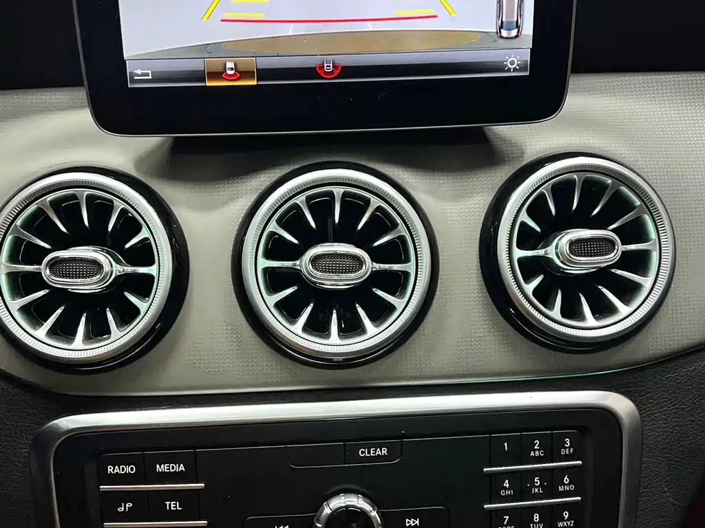 Mercedes-Benz CLA 2018 — фото 18