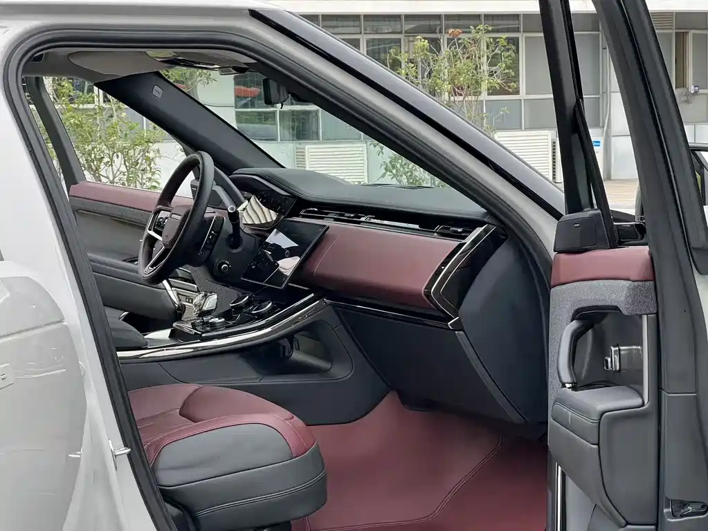 Land Rover Sport 2023 — фото 12