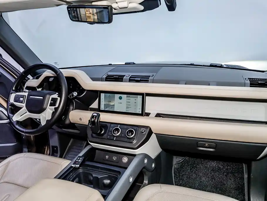 Land Rover Defender 2020 — фото 34
