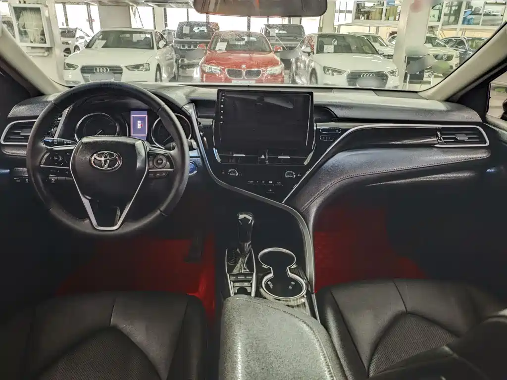 Toyota Camry 2021 — фото 9