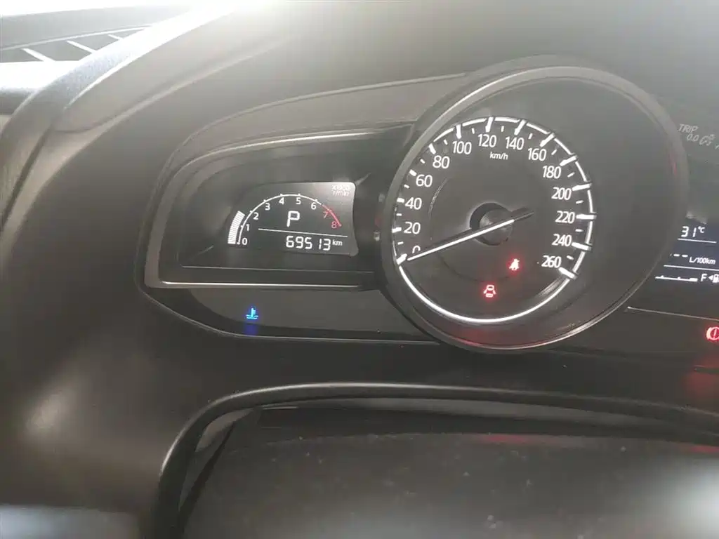 Mazda 3 Axela 2017 — фото 19