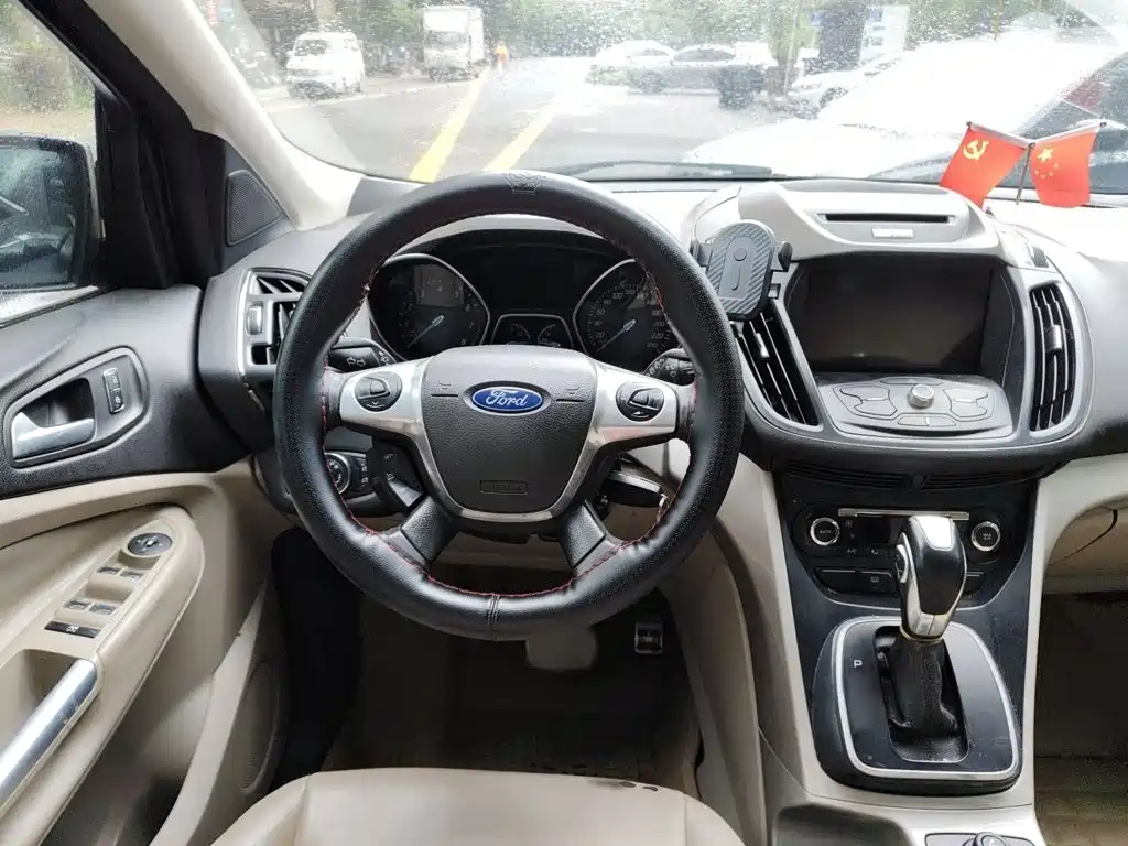 Ford Kuga 2014 — фото 3