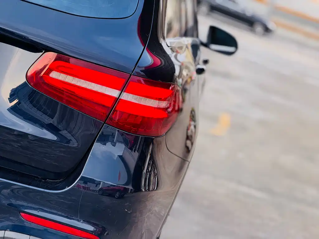 Mercedes-Benz GLC 2018 — фото 19