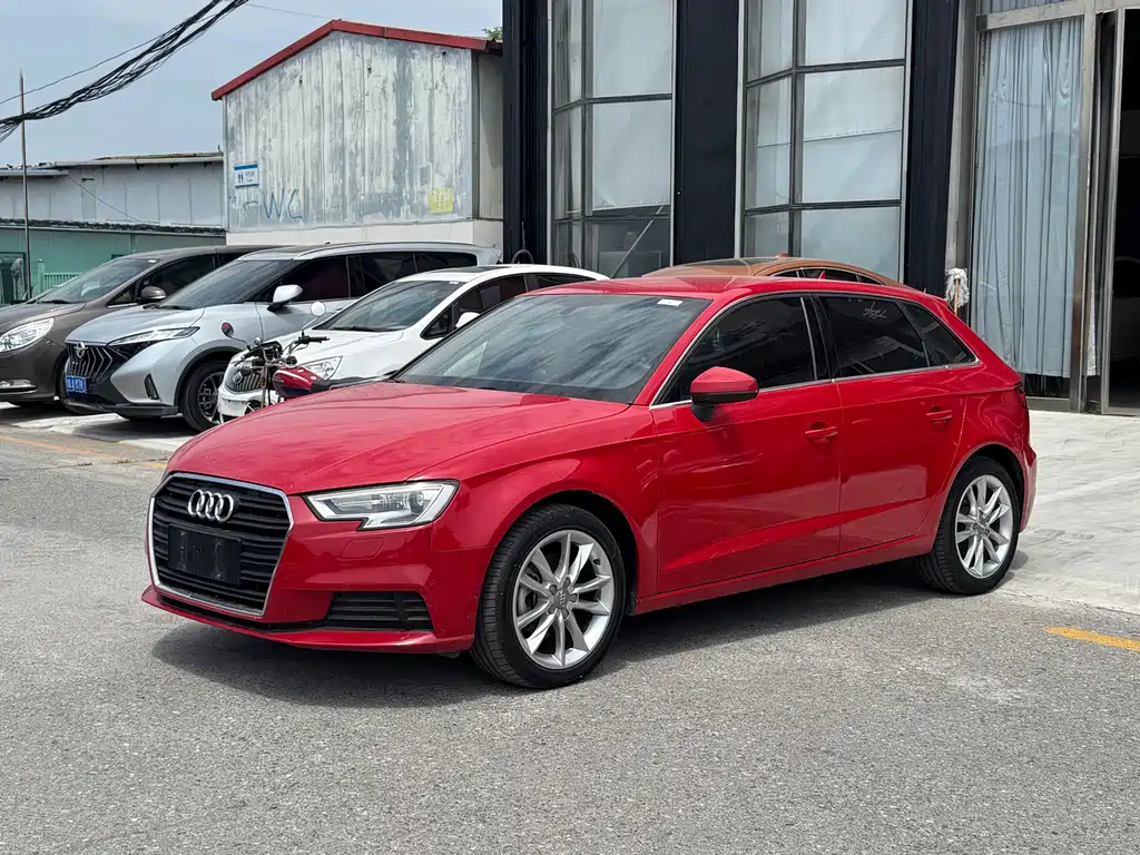 Audi A3 2018 — фото 1