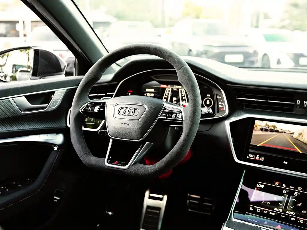 Audi RS 6 2025 — фото 10