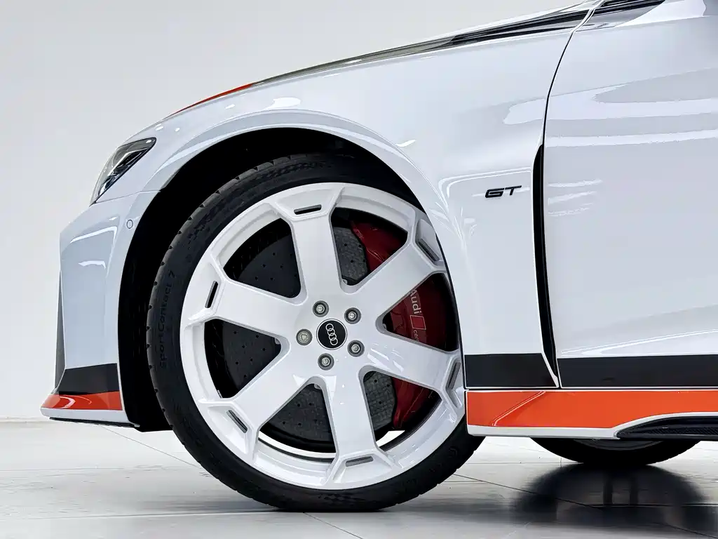 Audi RS 6 2025 — фото 29