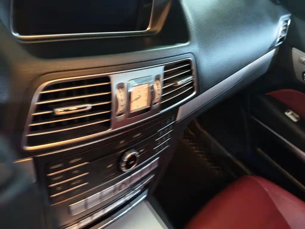 Mercedes-Benz E-Class 2015 — фото 15