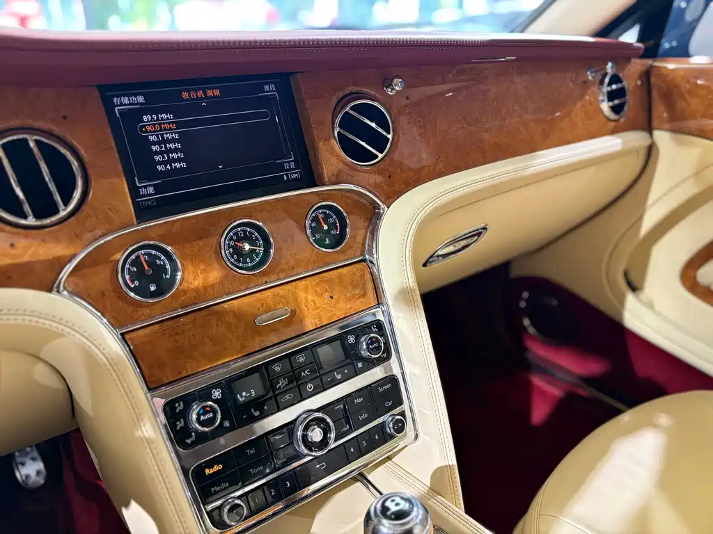 Bentley Mulsanne 2013 — фото 15