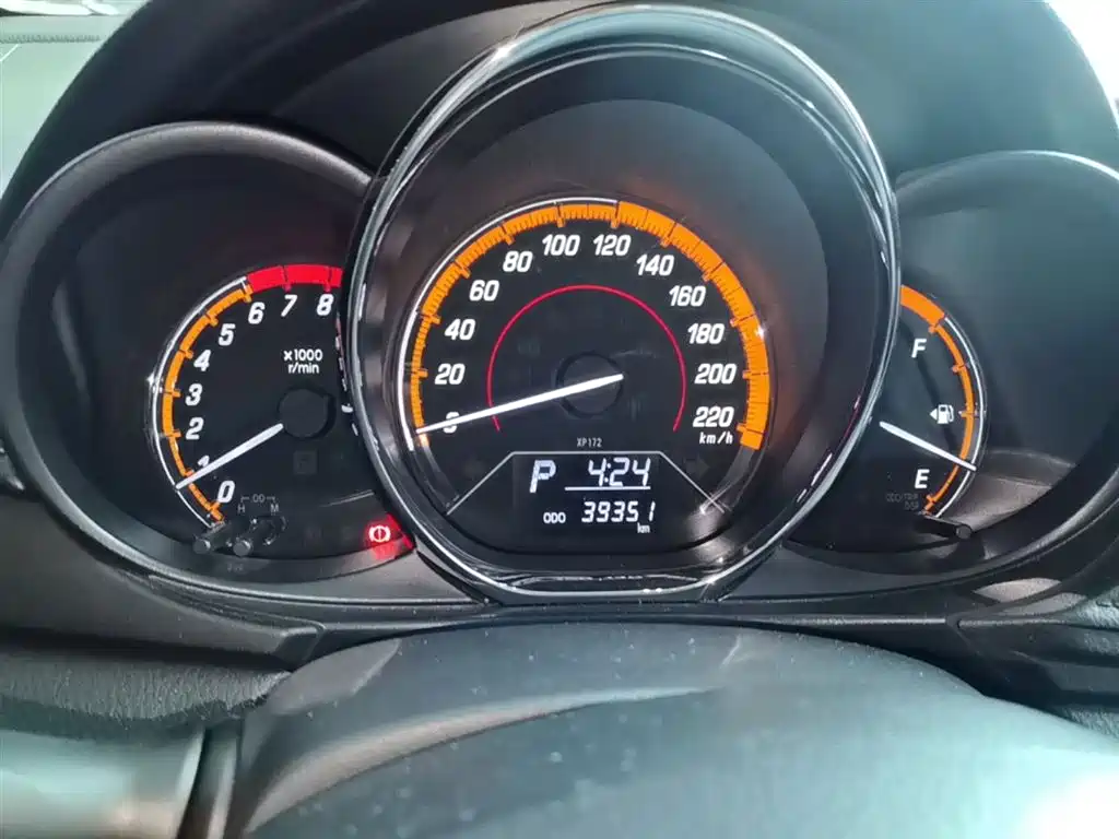 Toyota Yaris L 2022 — фото 12