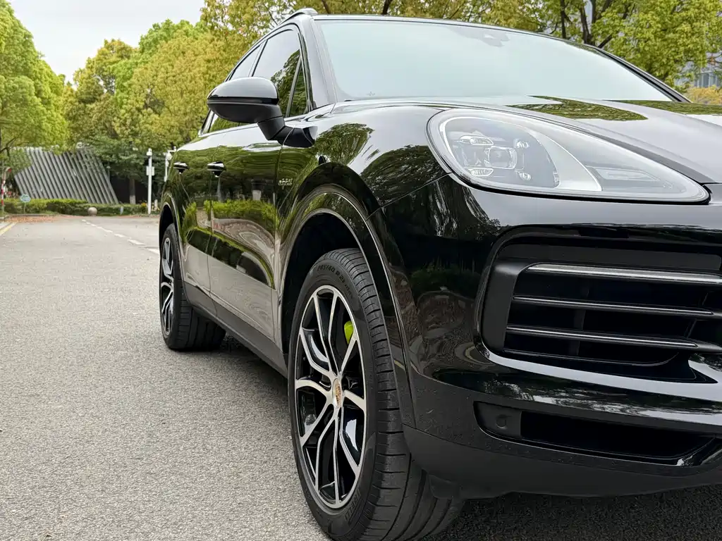 Porsche Cayenne Hybrid 2022 — фото 22