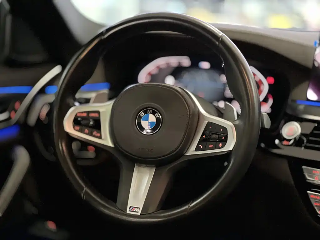 BMW 5 Series 2021 — фото 10