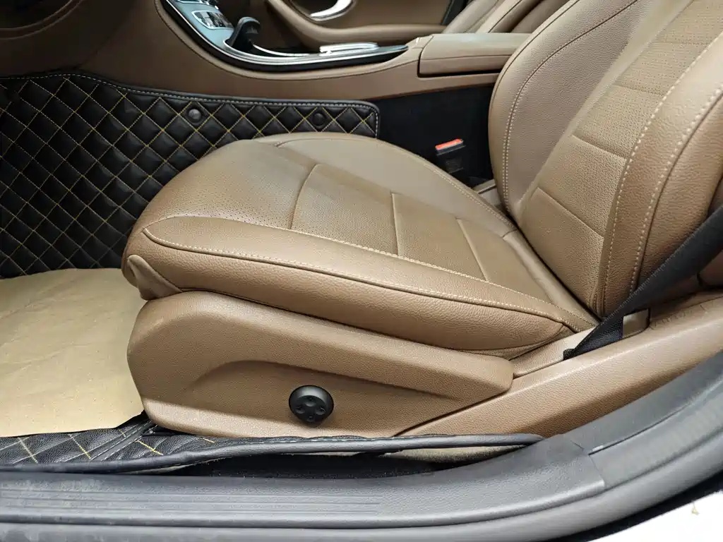 Mercedes-Benz E-Class 2023 — фото 10