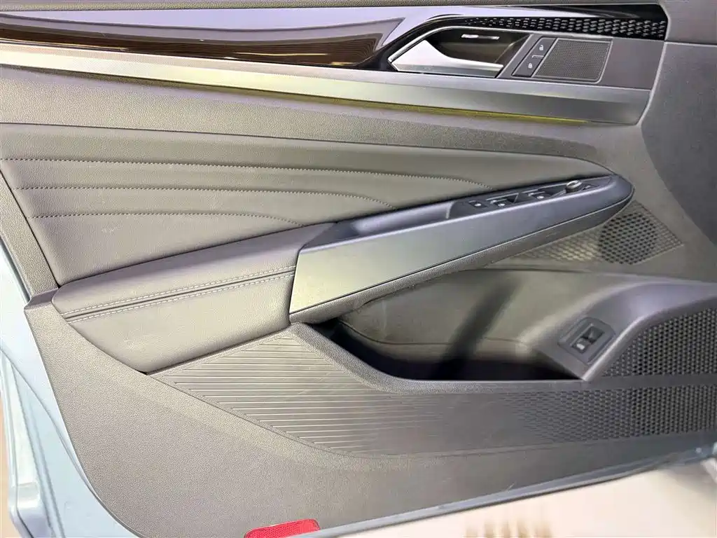 Volkswagen Passat 2022 — фото 16