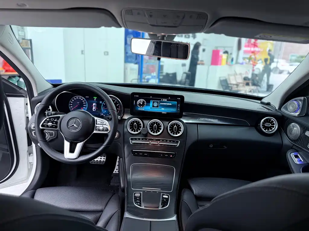 Mercedes-Benz C-Class 2019 — фото 15