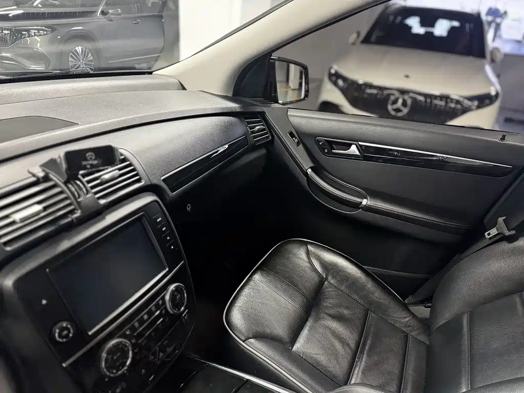 Mercedes-Benz R-Class 2017 — фото 13