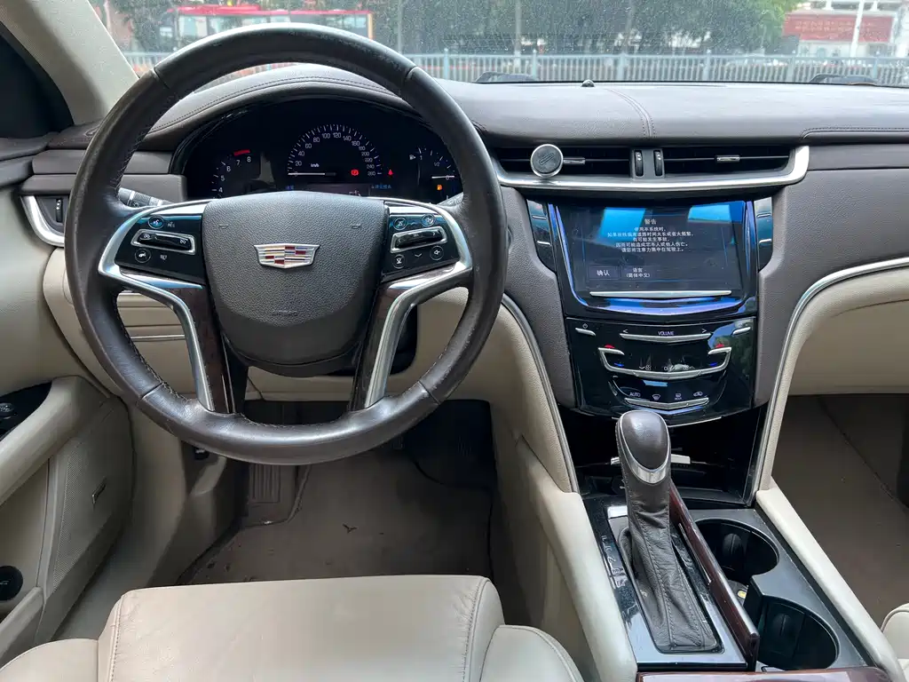 Cadillac XTS 2016 — фото 10