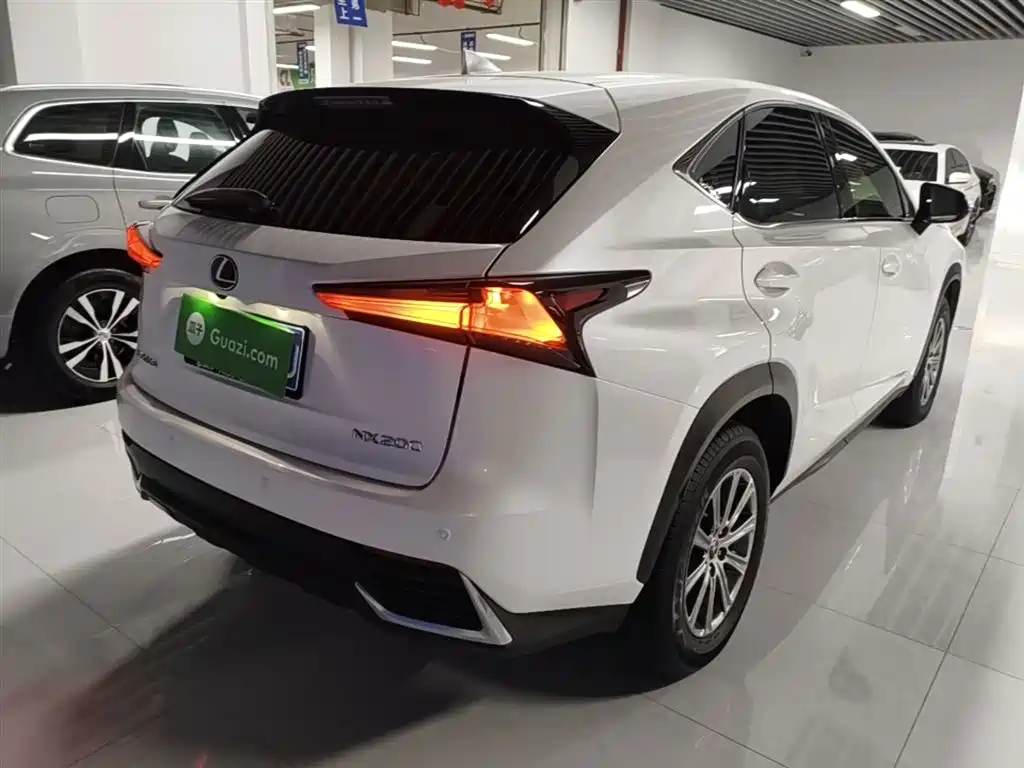 Lexus NX 2020 — фото 7
