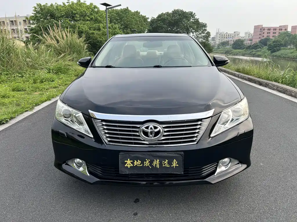 Toyota Camry 2014 — фото 2