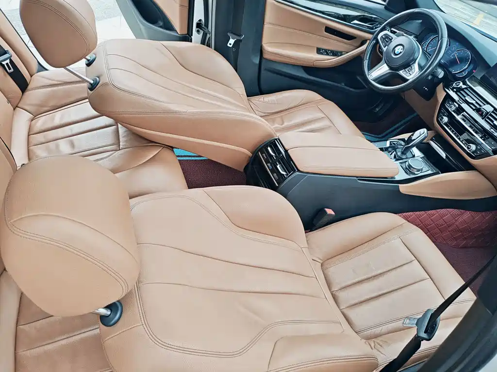 BMW 5 Series 2017 — фото 16