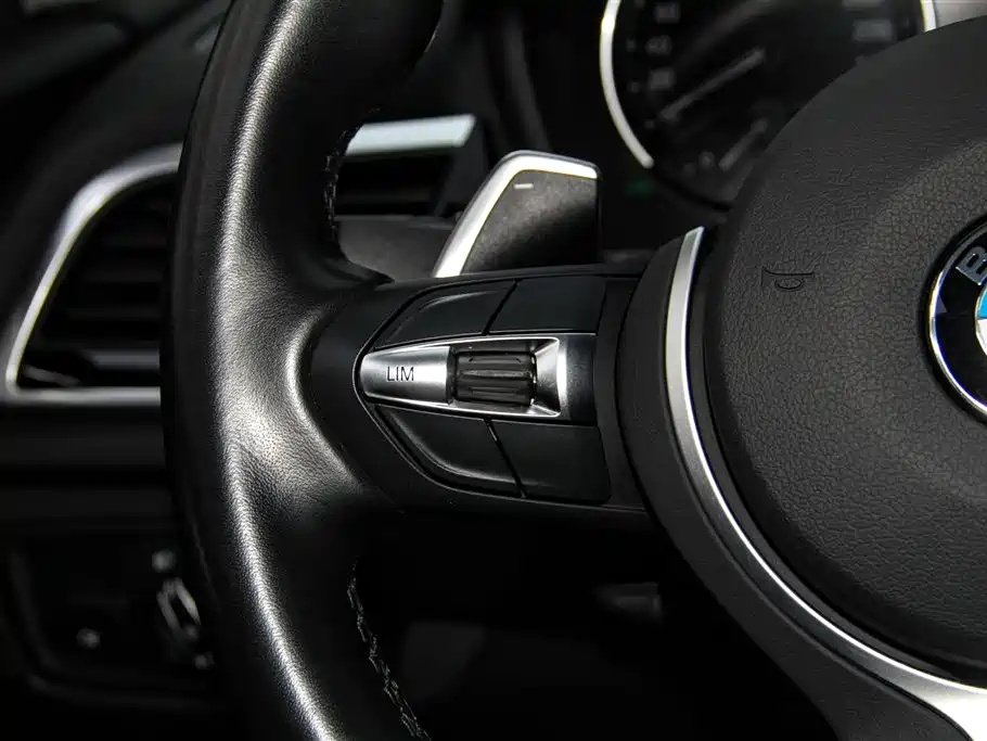 BMW 1 Series 2019 — фото 28