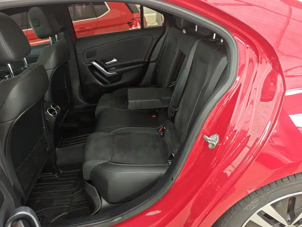 Mercedes-Benz A-Class 2019 — фото 17